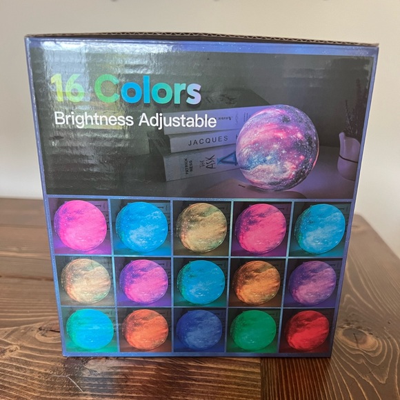 3D Moon/Planet nightlight - Picture 3 of 3